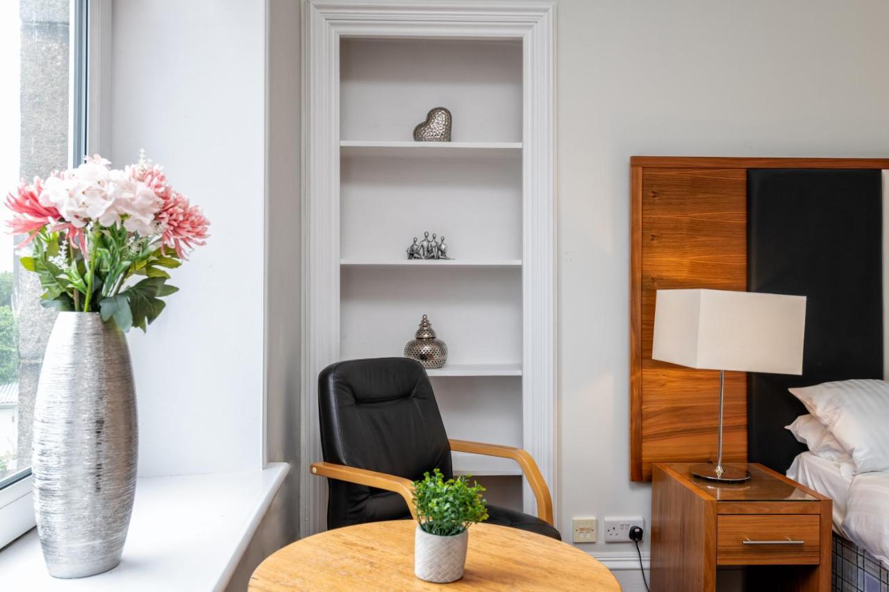 Spacious 5-bedroom Townhouse In The West-end Apartment Aberdeen