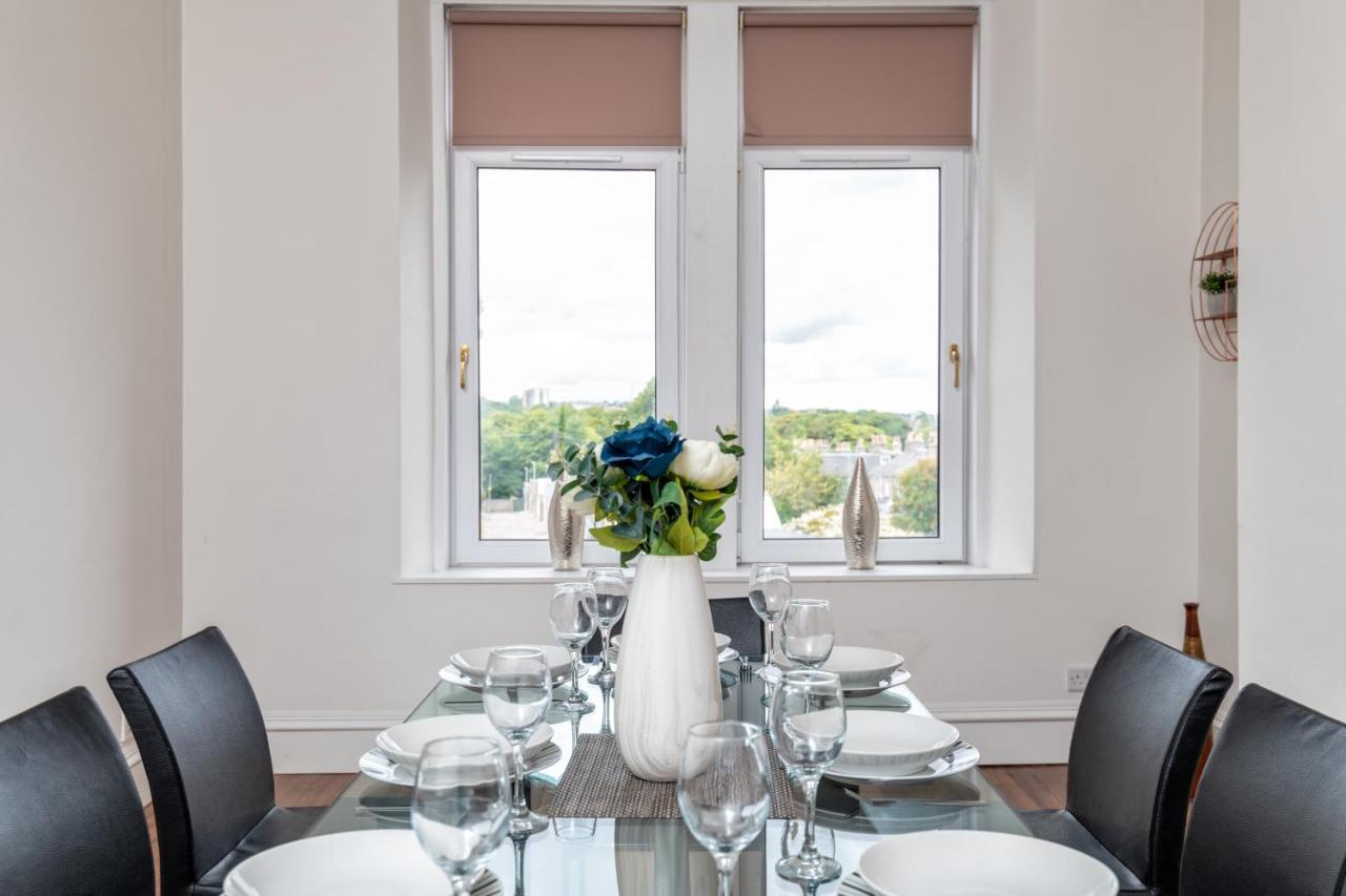 Appartement Spacious 5-bedroom Townhouse In The West-end *