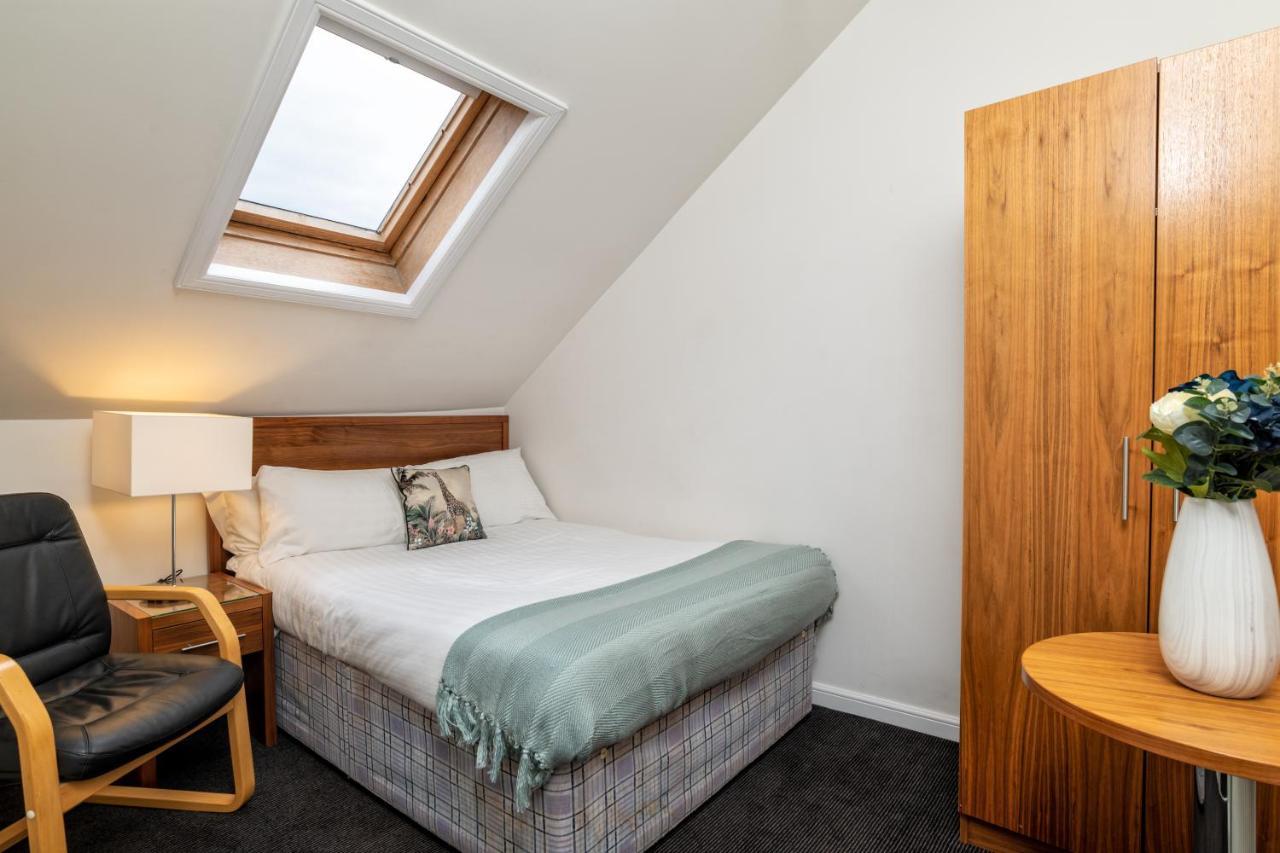Appartement Spacious 5-bedroom Townhouse In The West-end *